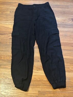 Women’s Black Cargo Jogger Pants - Casual Utility Style